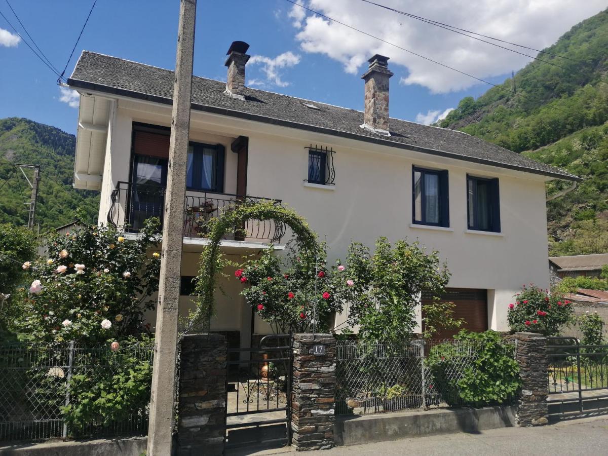 Bed and Breakfast Les Rosiers Bagnères-de-Luchon Exterior foto